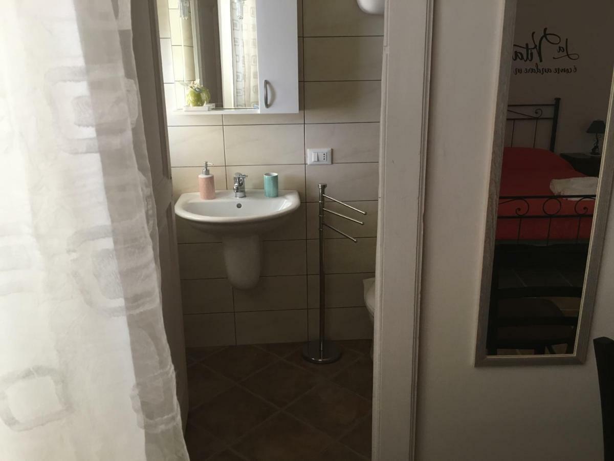 Bed and Breakfast Gaeta Via Indipendenza Екстер'єр фото
